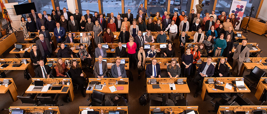 The elected members of the County Council in a group picture.