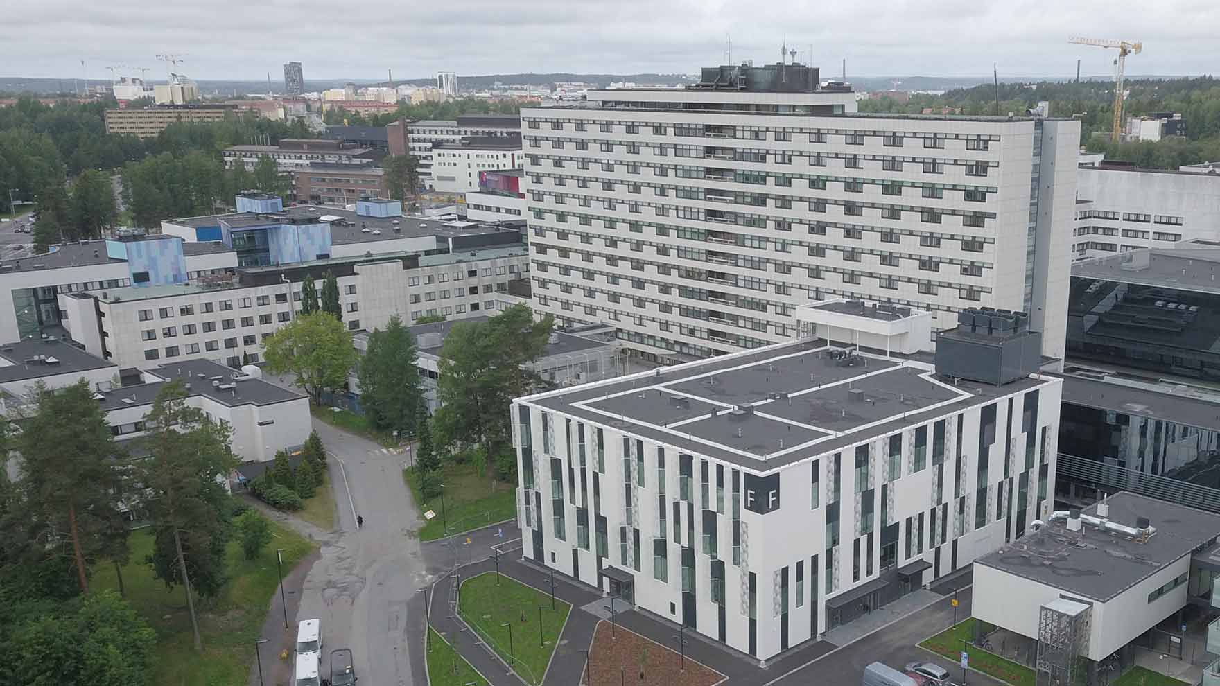 Ilmakuva B-rakennuksen lähistöltä.