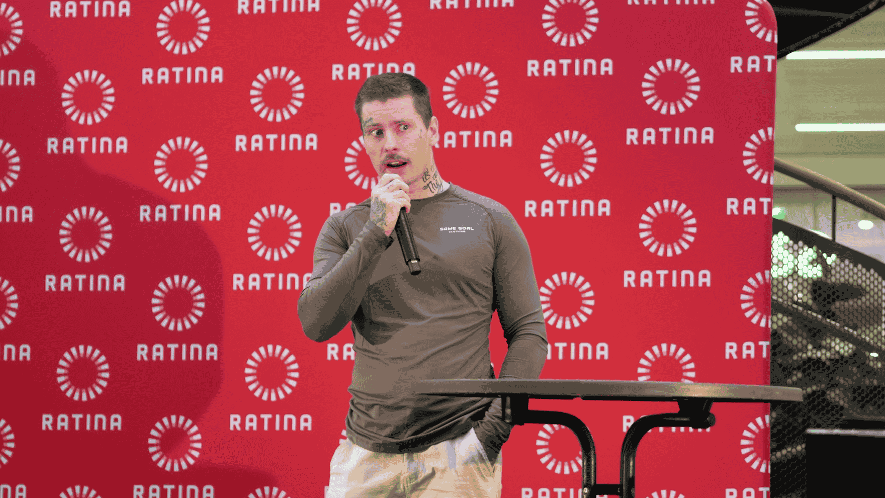 Tomas Jouhilampi Ratinan esiintymislavalla.