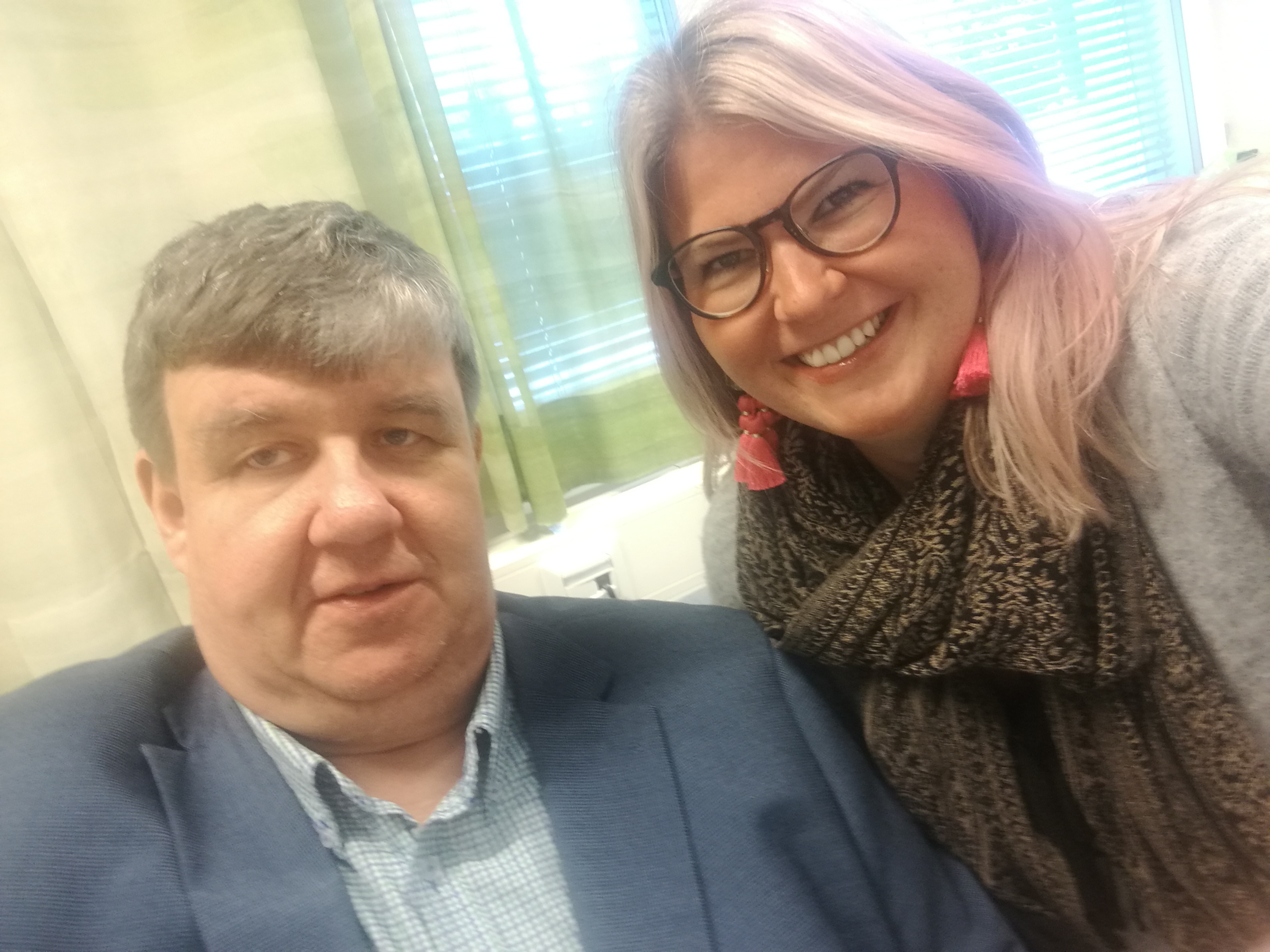 Ryhmän valmentajina toimivat sijaisvanhempi Jorma Virtanen ja sosiaalityöntekijä Laura Kaartinen